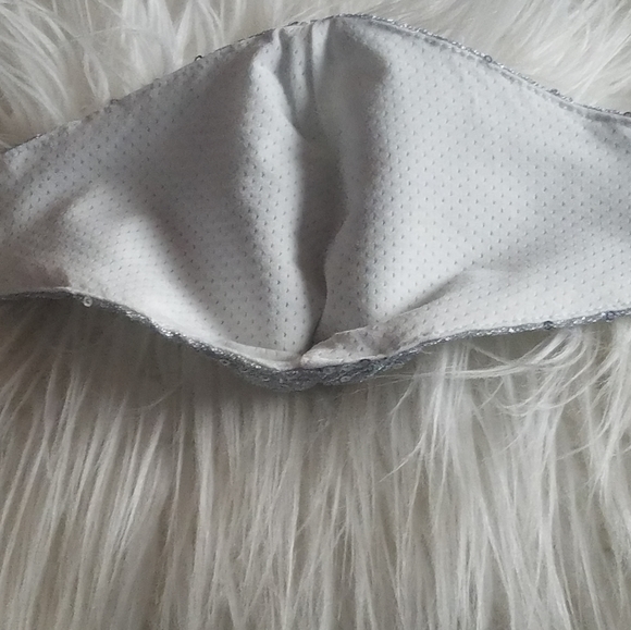 Lightweight Breathable adjustable strap face mask - Picture 3 of 6